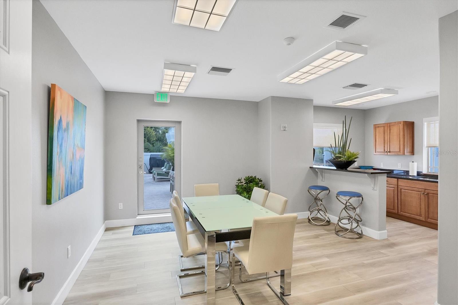 Image 76 of 94 For 505 Orange Avenue 301