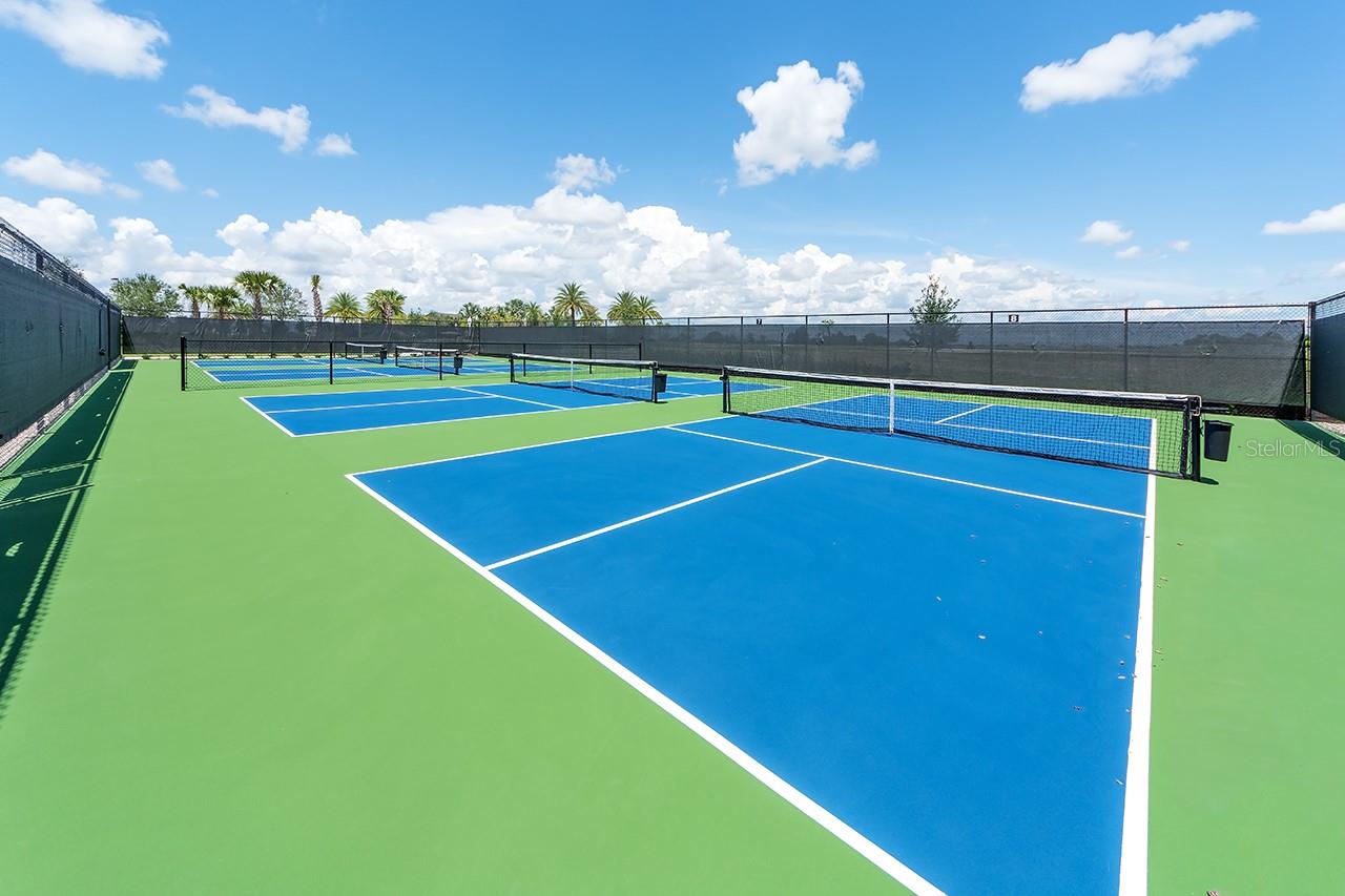 Listing photo id 36 for 15512 Leven Links Place