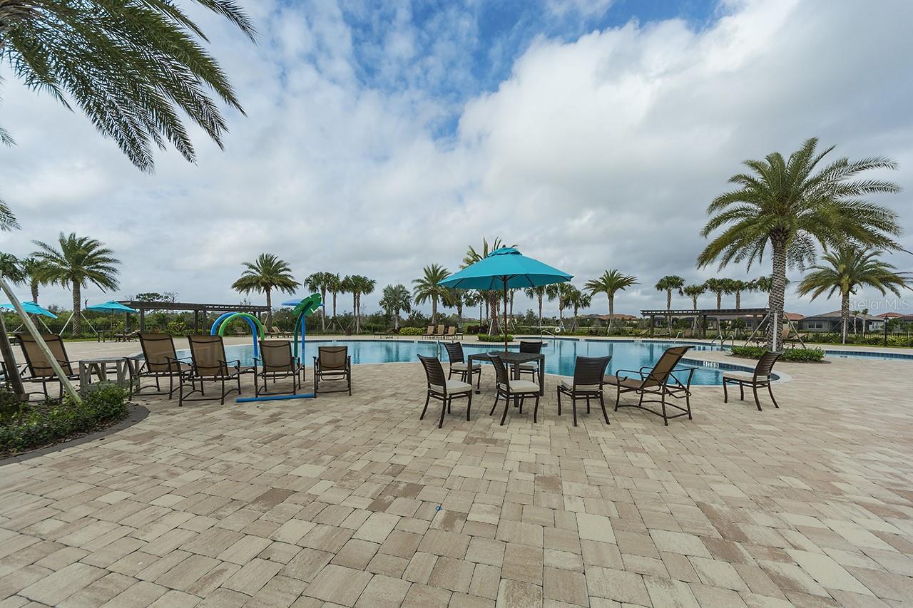 Listing photo id 43 for 15512 Leven Links Place