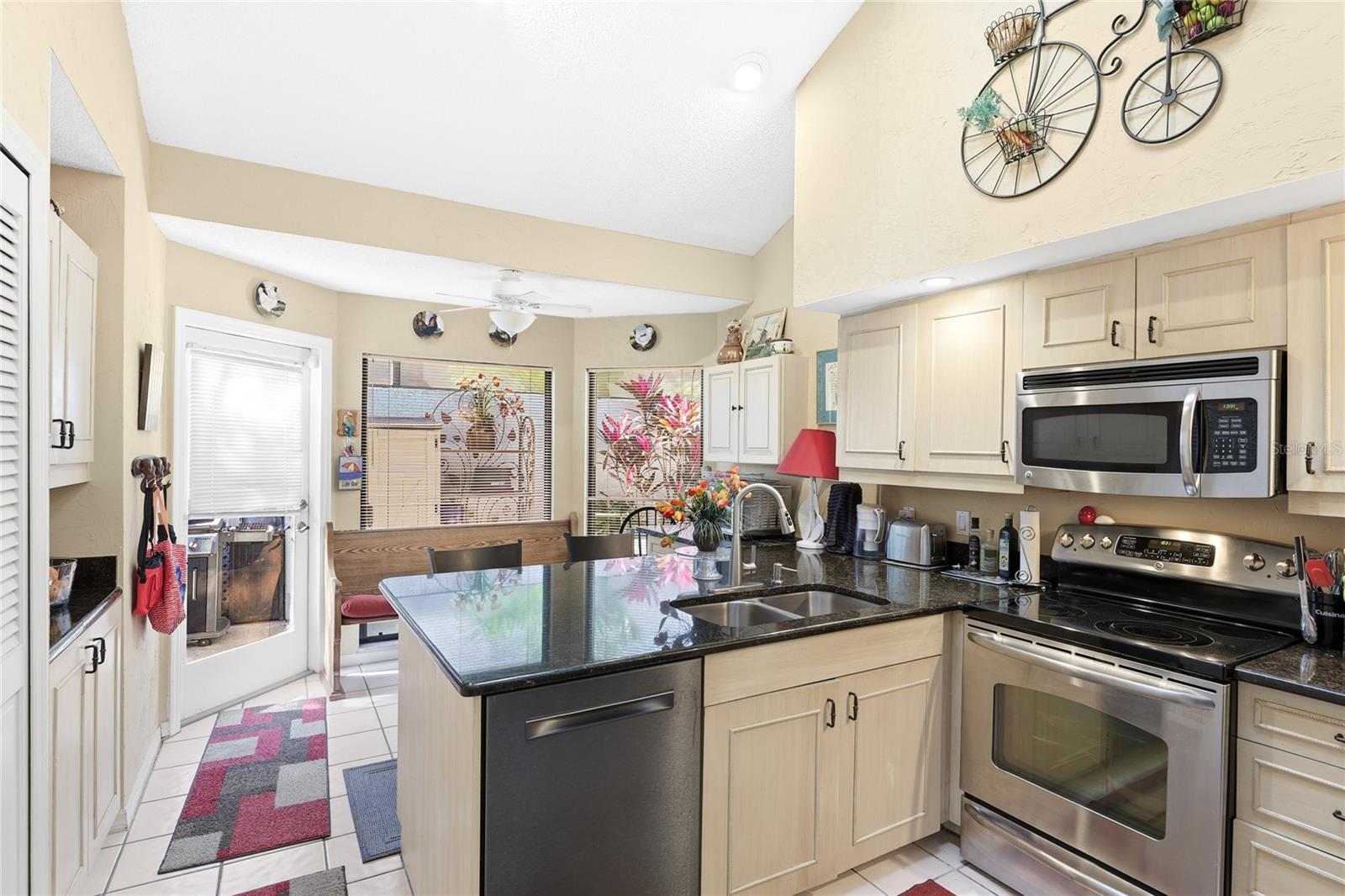 Image 14 of 46 For 4870 Tivoli Court