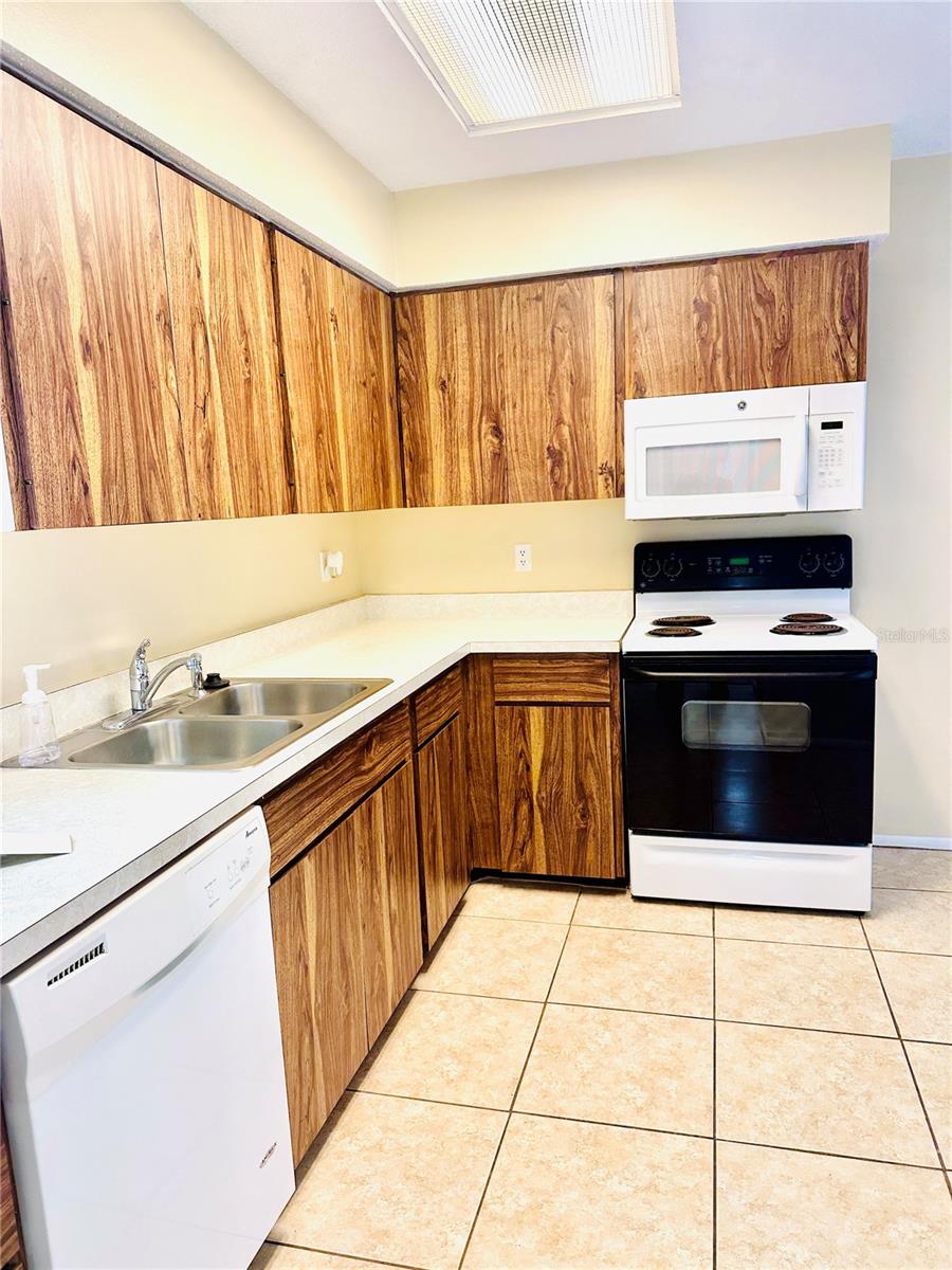 Image 5 of 26 For 2208 Bahia Vista Street F1