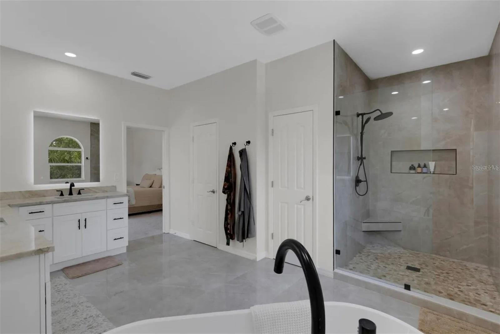 Image 43 of 65 For 3005 Desoto Rd Desoto Road