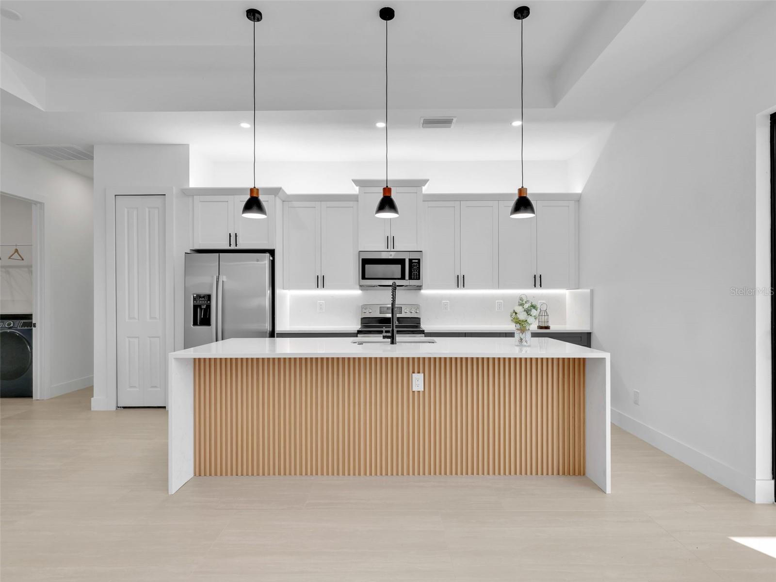 Image 12 of 38 For 1723 7th Avenue