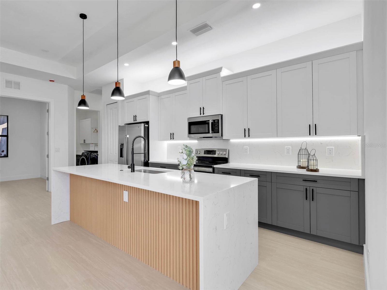 Image 13 of 38 For 1723 7th Avenue