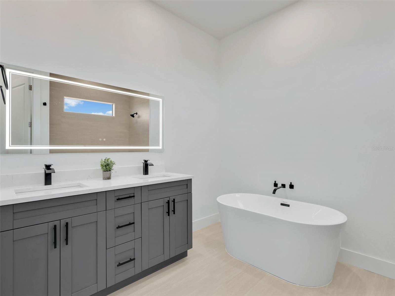 Image 21 of 38 For 1723 7th Avenue