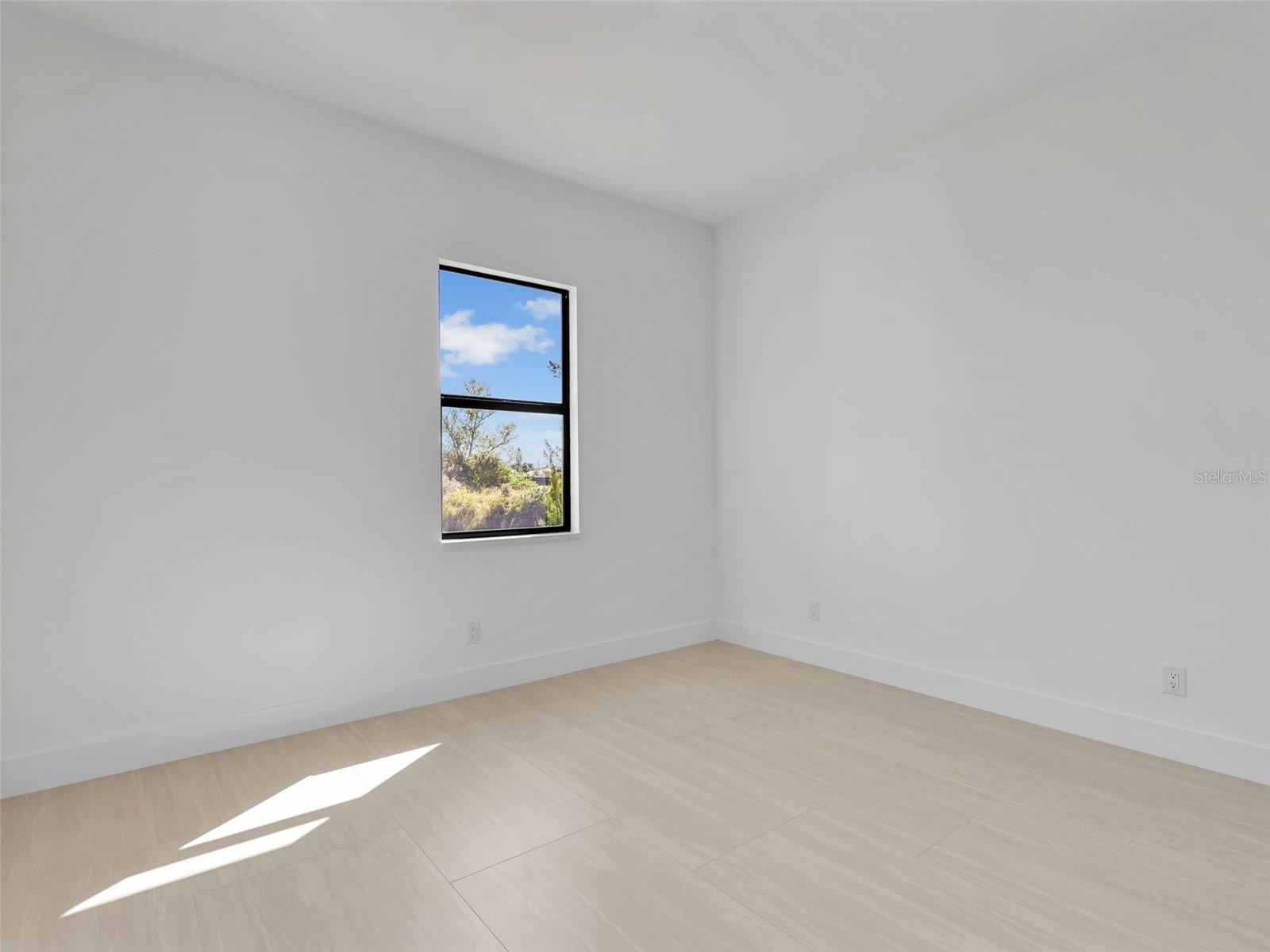 Image 24 of 38 For 1723 7th Avenue