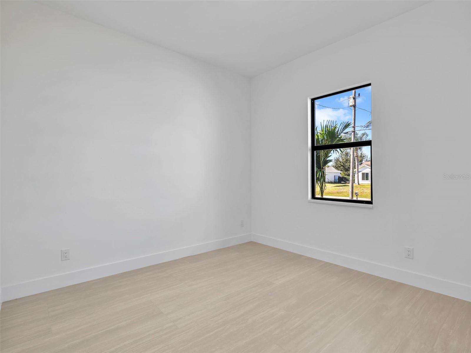 Image 28 of 38 For 1723 7th Avenue