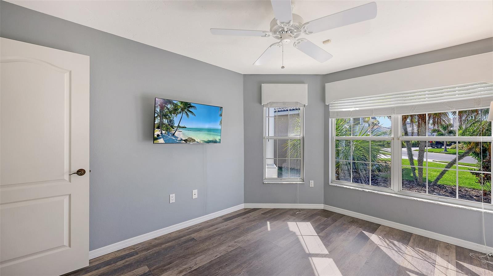 Image 13 of 33 For 6723 Paseo Castille