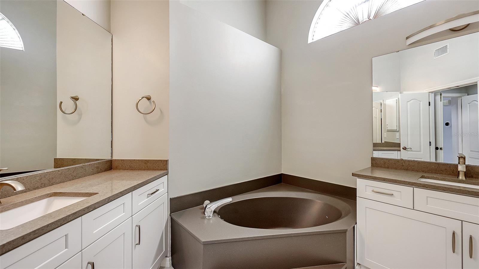 Image 19 of 33 For 6723 Paseo Castille