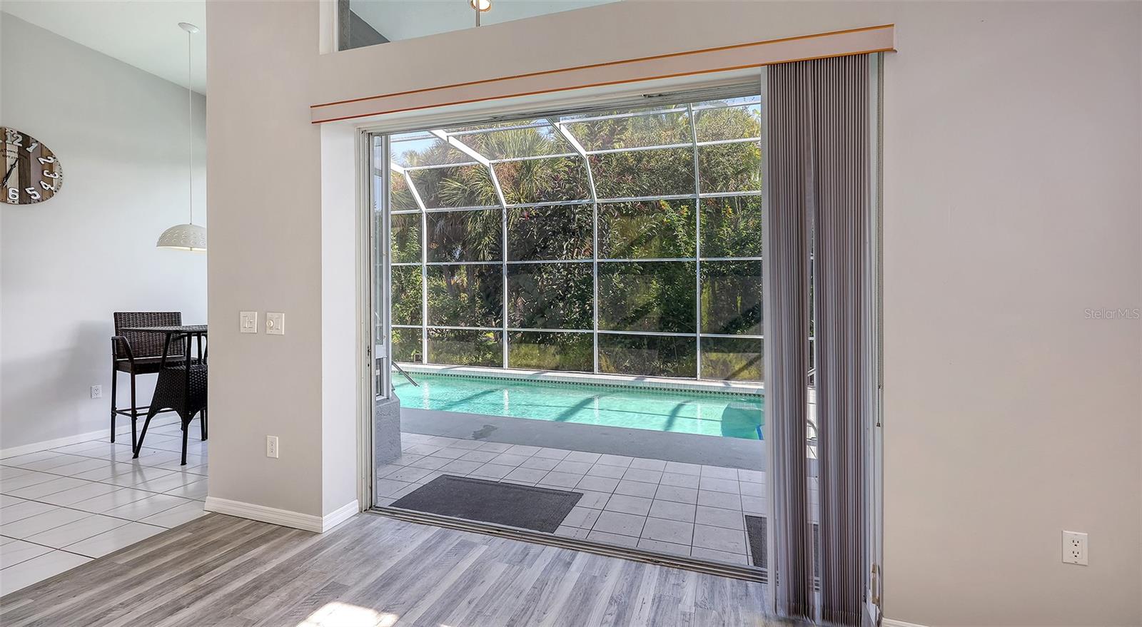 Image 22 of 33 For 6723 Paseo Castille