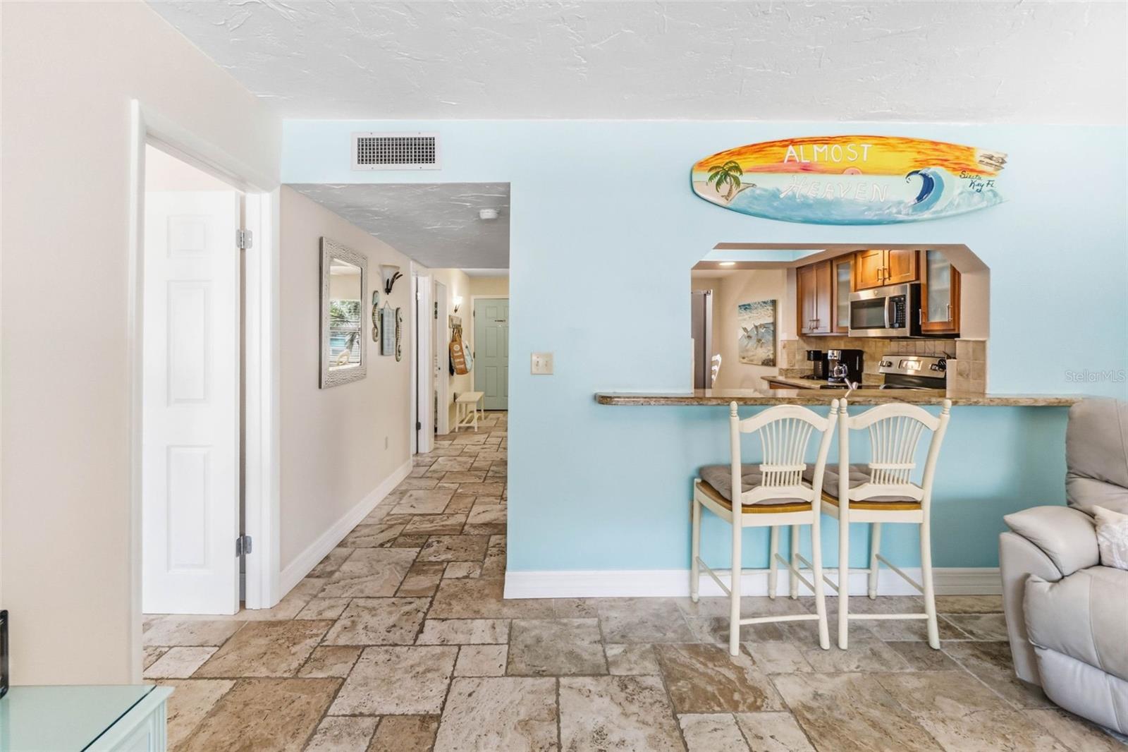 Image 11 of 36 For 6500 Midnight Pass Road 208