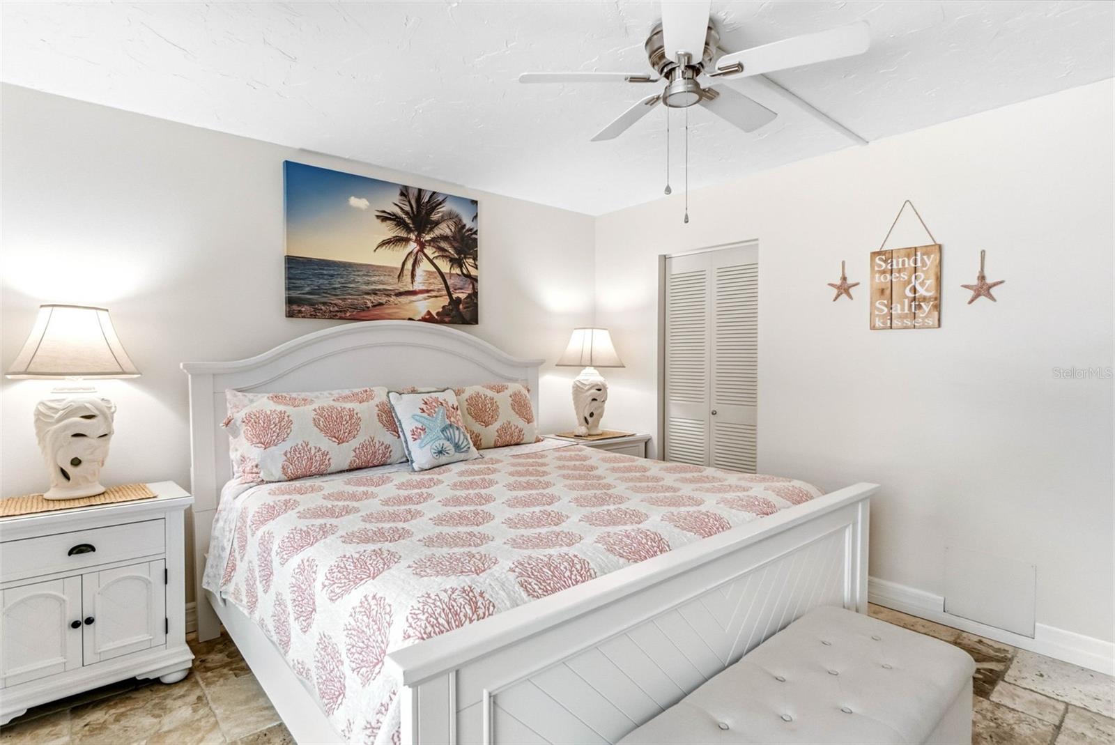 Image 17 of 36 For 6500 Midnight Pass Road 208