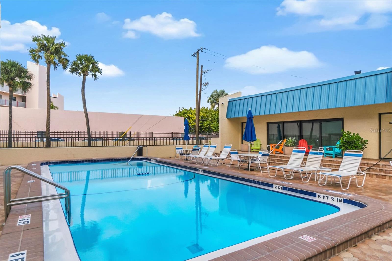 Image 25 of 36 For 6500 Midnight Pass Road 208