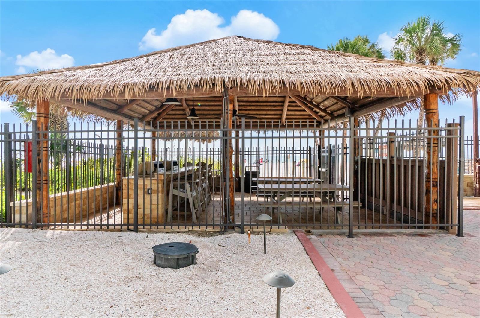 Image 26 of 36 For 6500 Midnight Pass Road 208