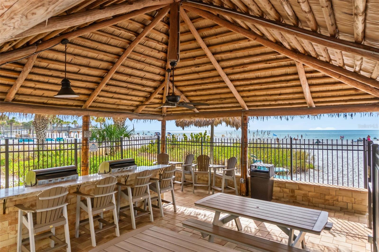 Image 28 of 36 For 6500 Midnight Pass Road 208