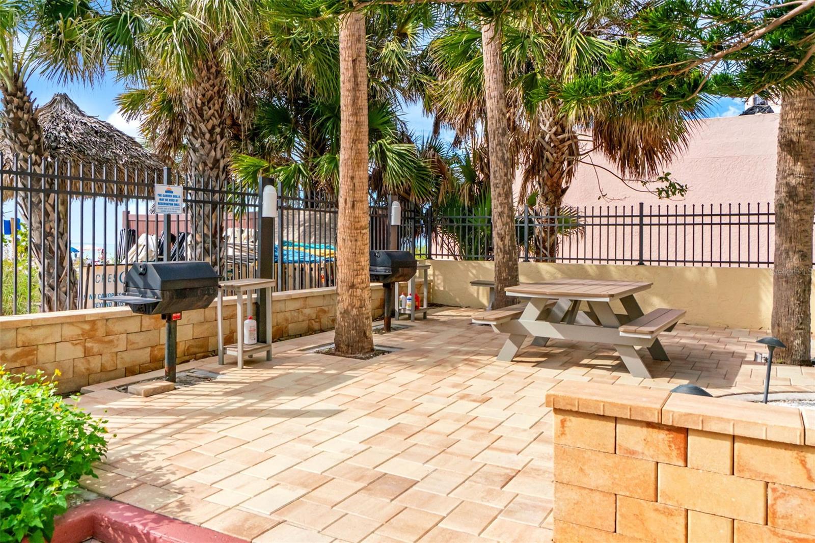 Image 30 of 36 For 6500 Midnight Pass Road 208