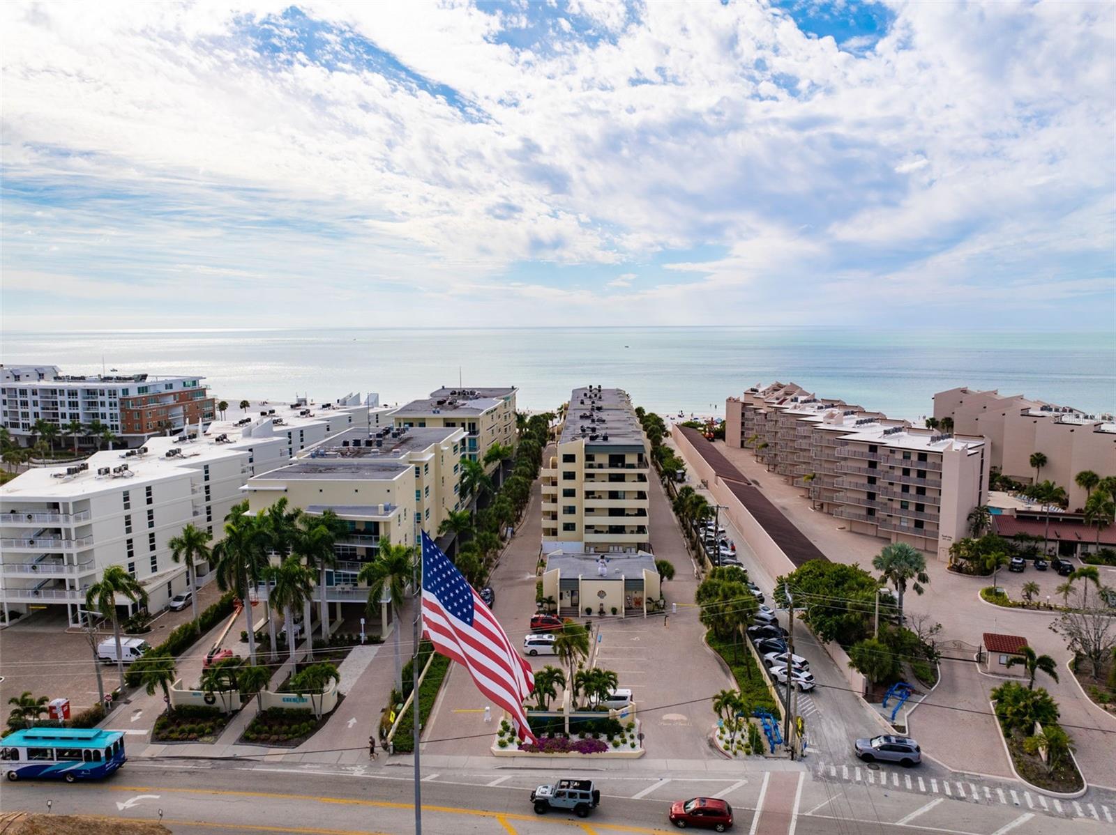 Image 31 of 36 For 6500 Midnight Pass Road 208