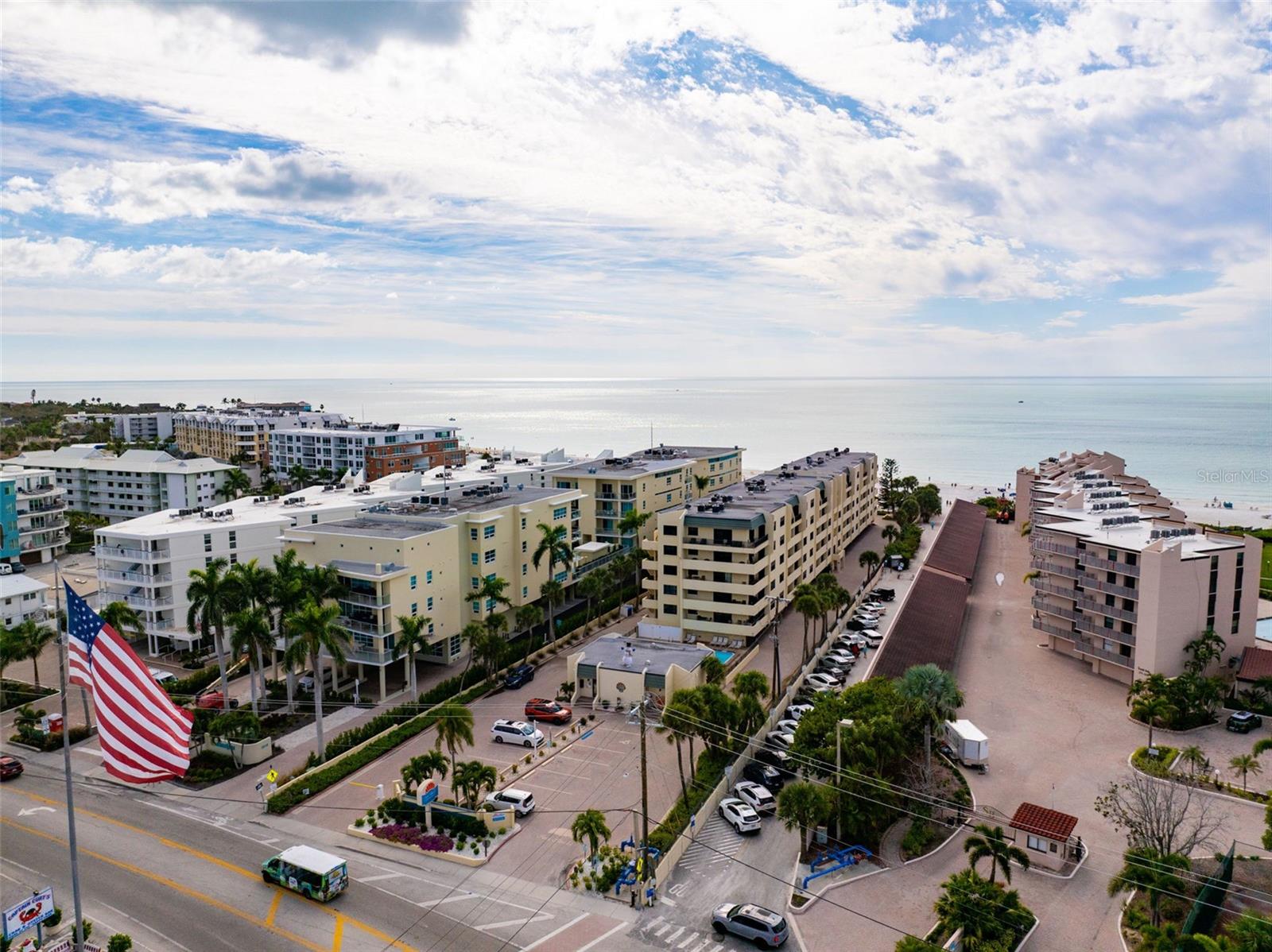 Image 32 of 36 For 6500 Midnight Pass Road 208