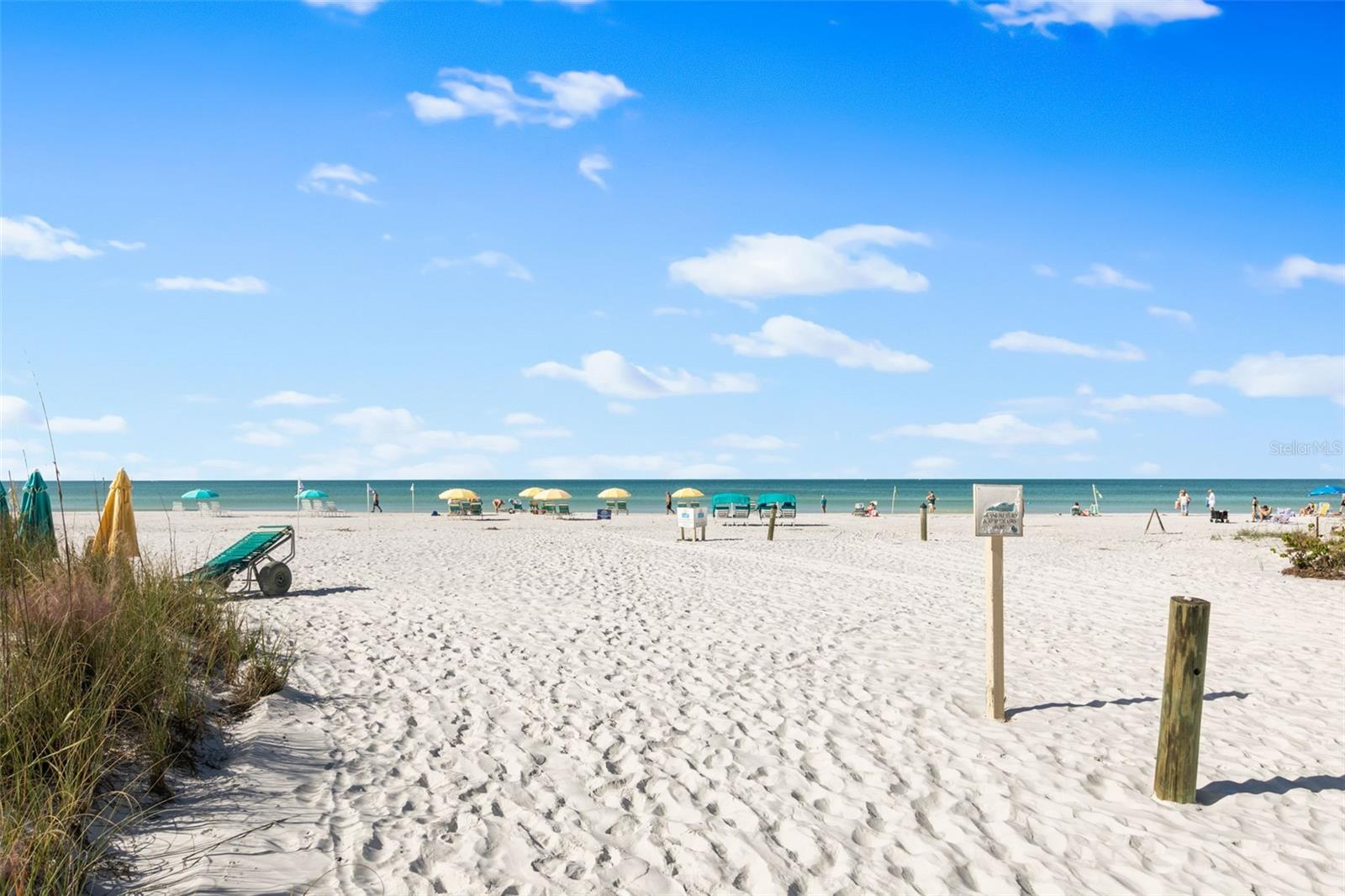 Image 35 of 36 For 6500 Midnight Pass Road 208