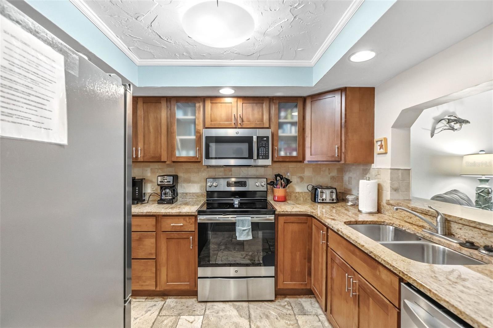 Image 8 of 36 For 6500 Midnight Pass Road 208