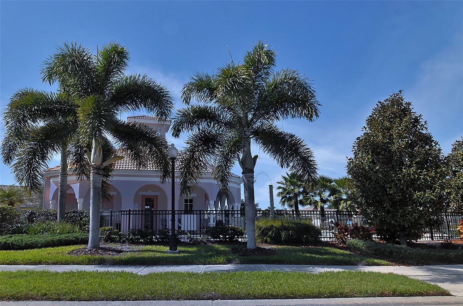 Listing photo id 25 for 4404 Reflections Parkway