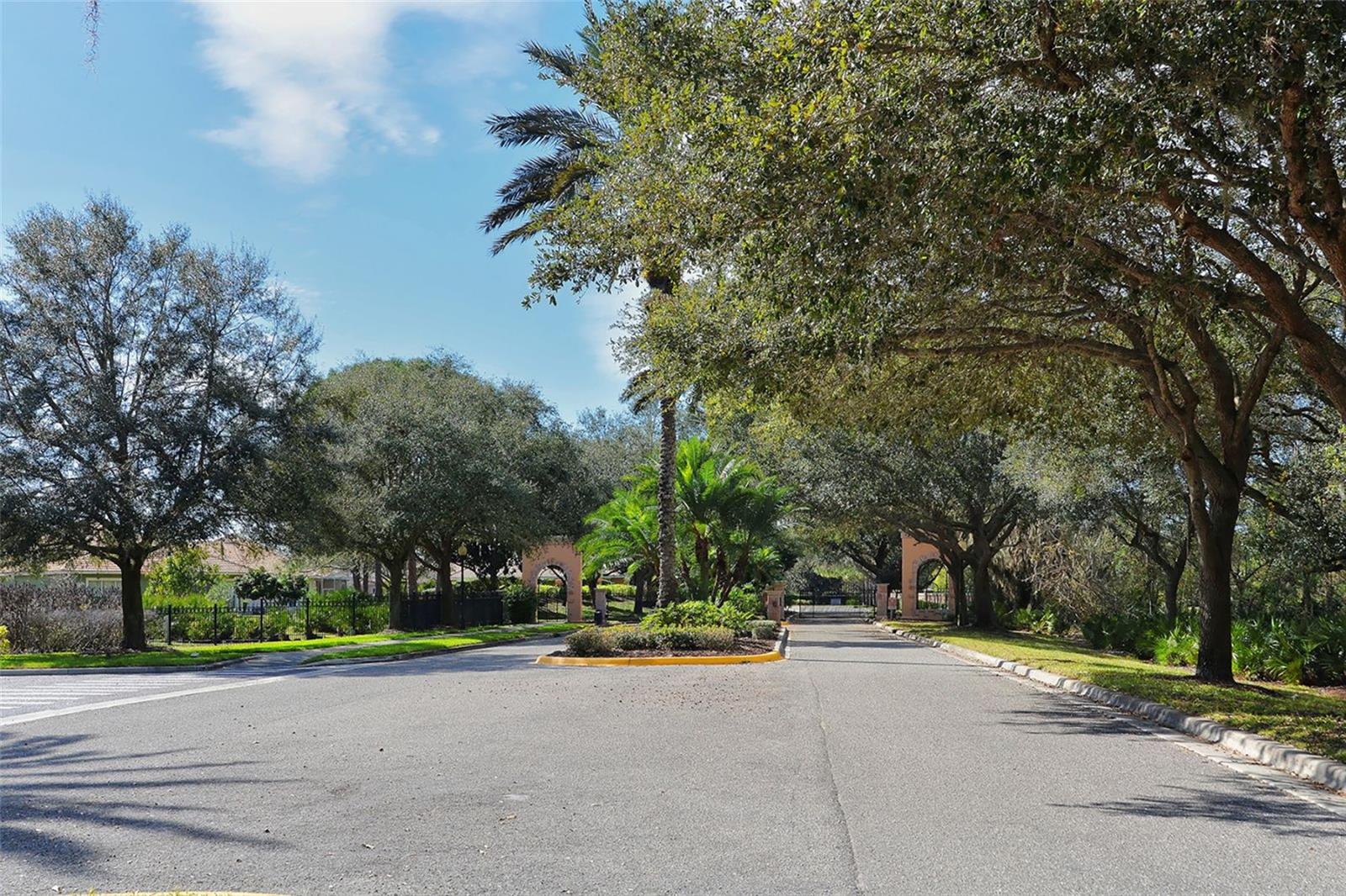 Listing photo id 33 for 4404 Reflections Parkway