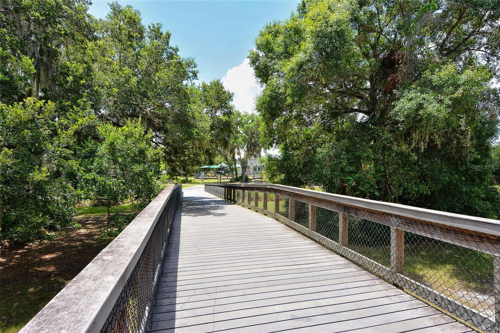 Listing photo id 39 for 4404 Reflections Parkway