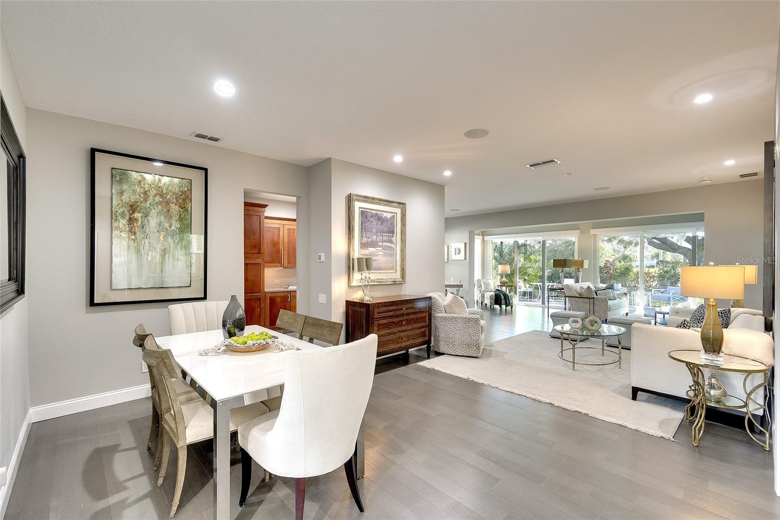 Image 8 of 49 For 8459 Idlewood Court