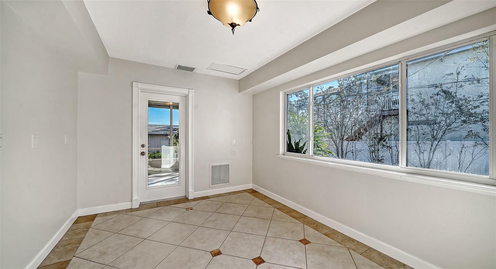 Image 17 of 45 For 2452 Whippoorwill Circle