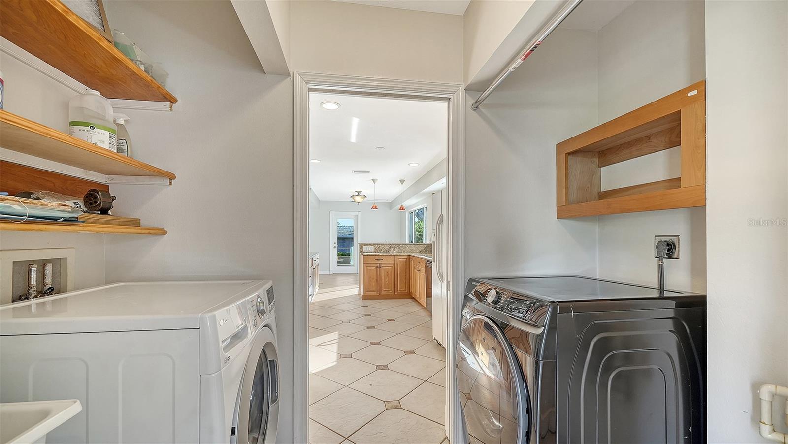 Image 33 of 45 For 2452 Whippoorwill Circle