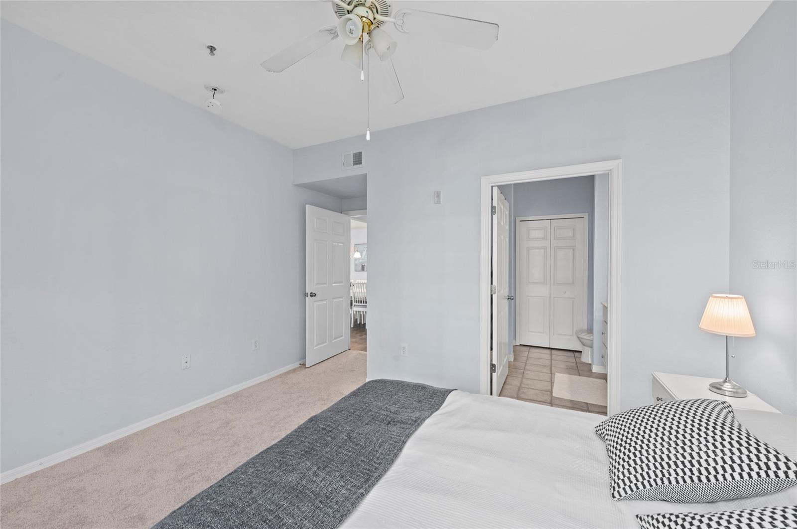 Image 18 of 45 For 5621 Bidwell Parkway 104