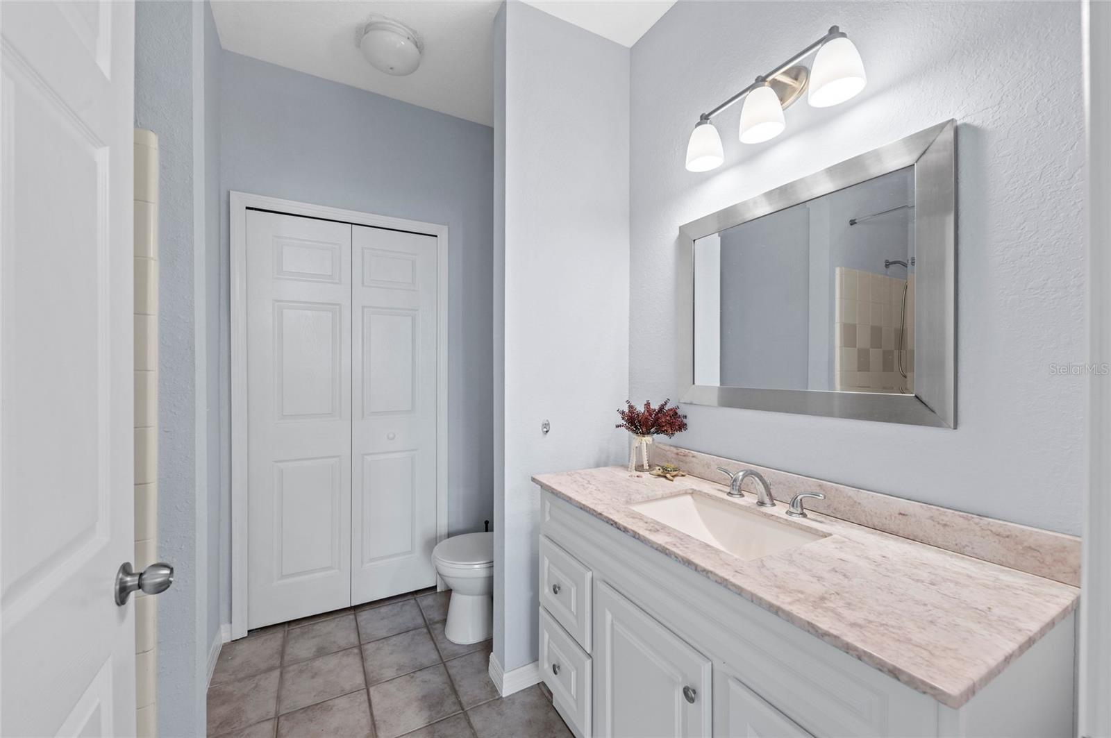 Image 20 of 45 For 5621 Bidwell Parkway 104