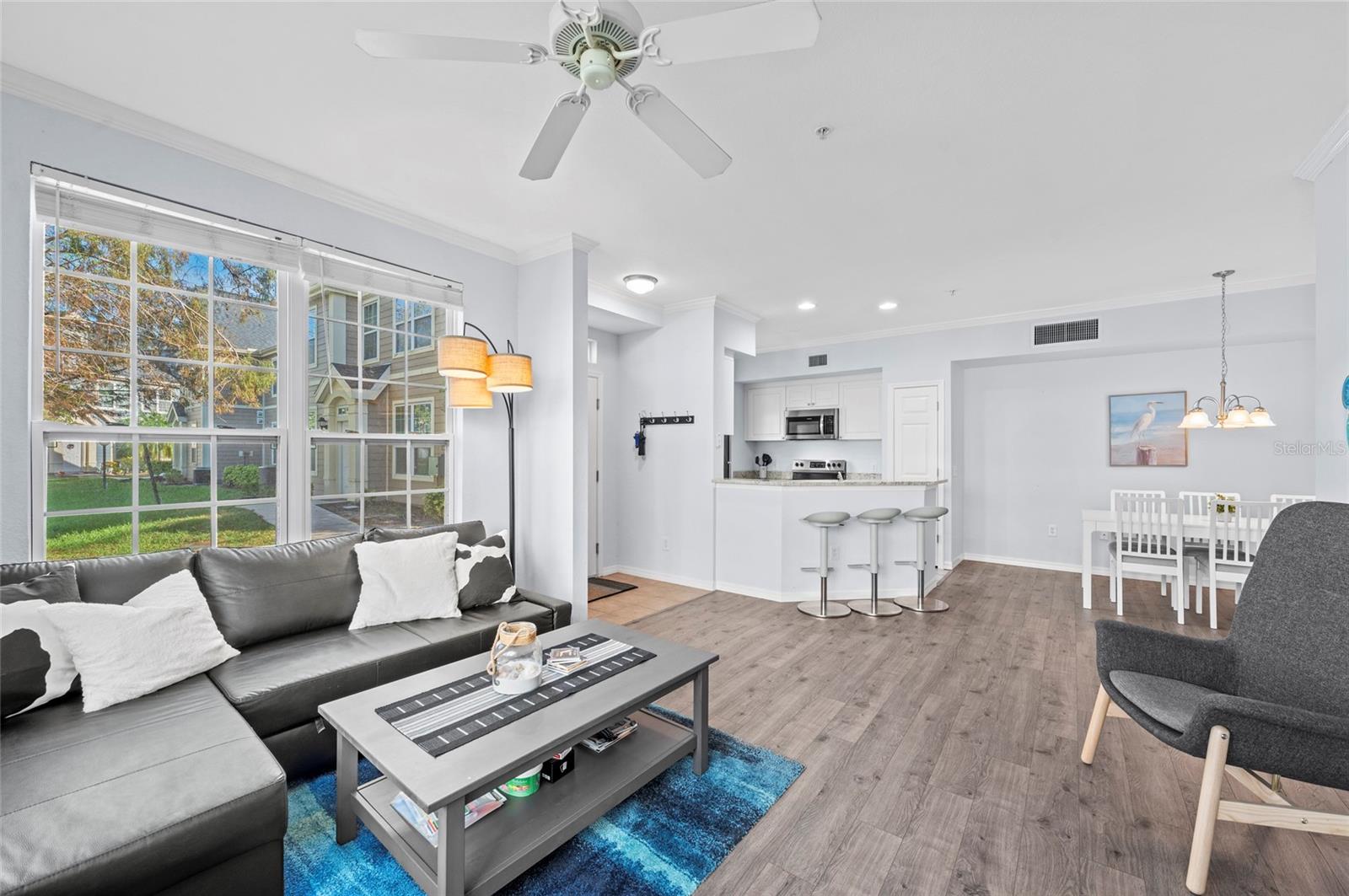 Image 9 of 45 For 5621 Bidwell Parkway 104