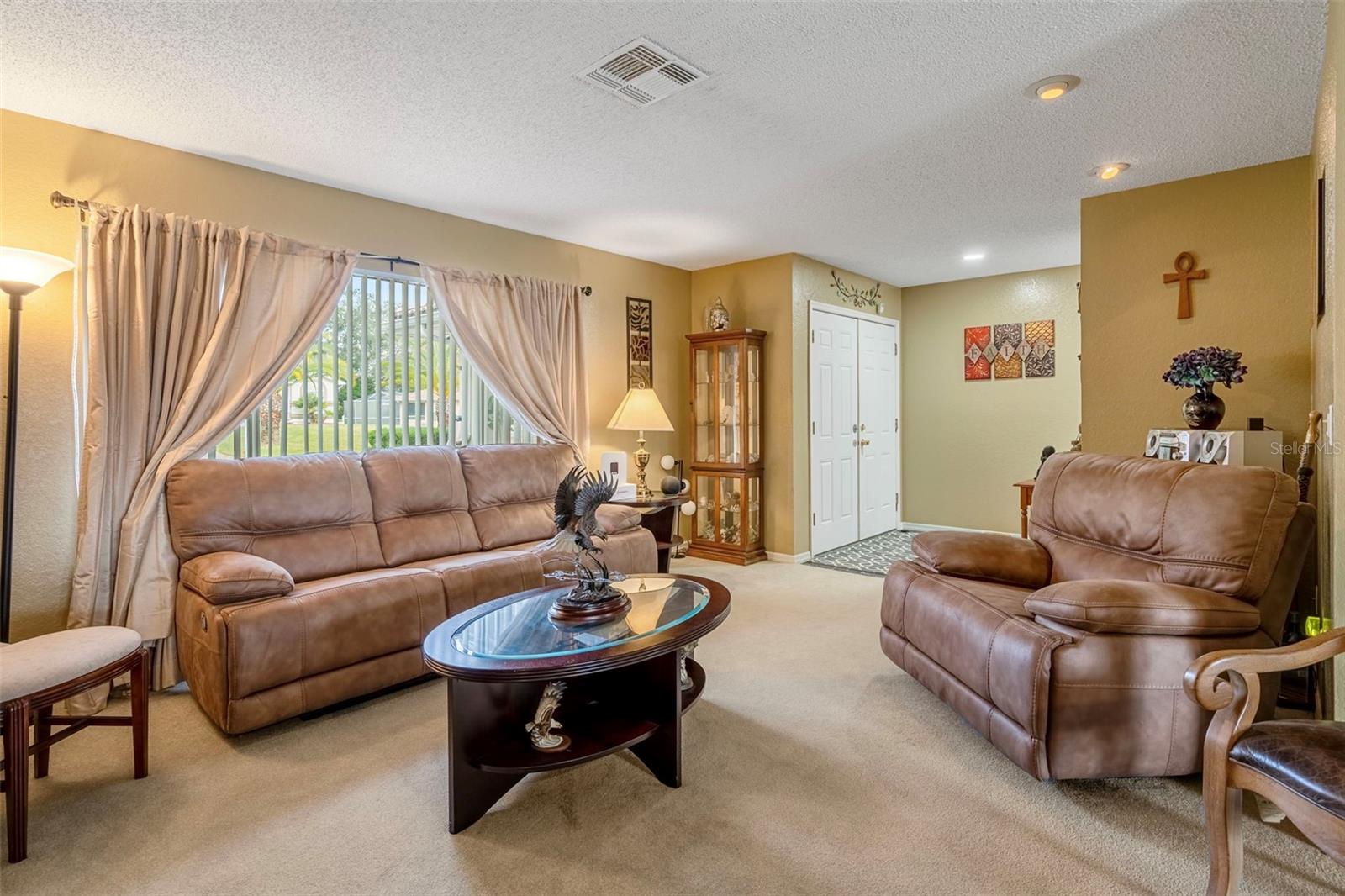 Image 10 of 47 For 8158 Winding Oak Lane