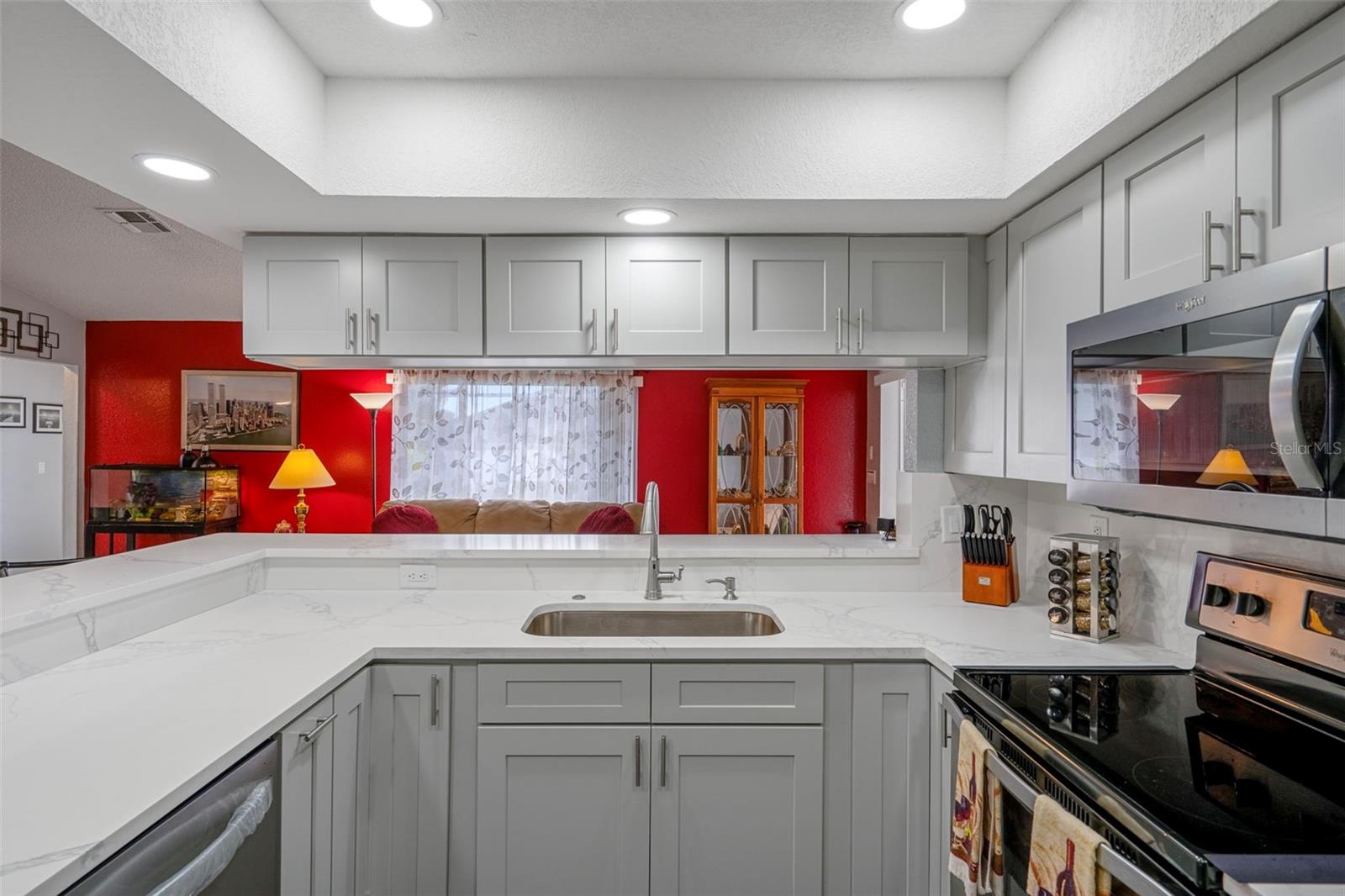 Image 15 of 47 For 8158 Winding Oak Lane