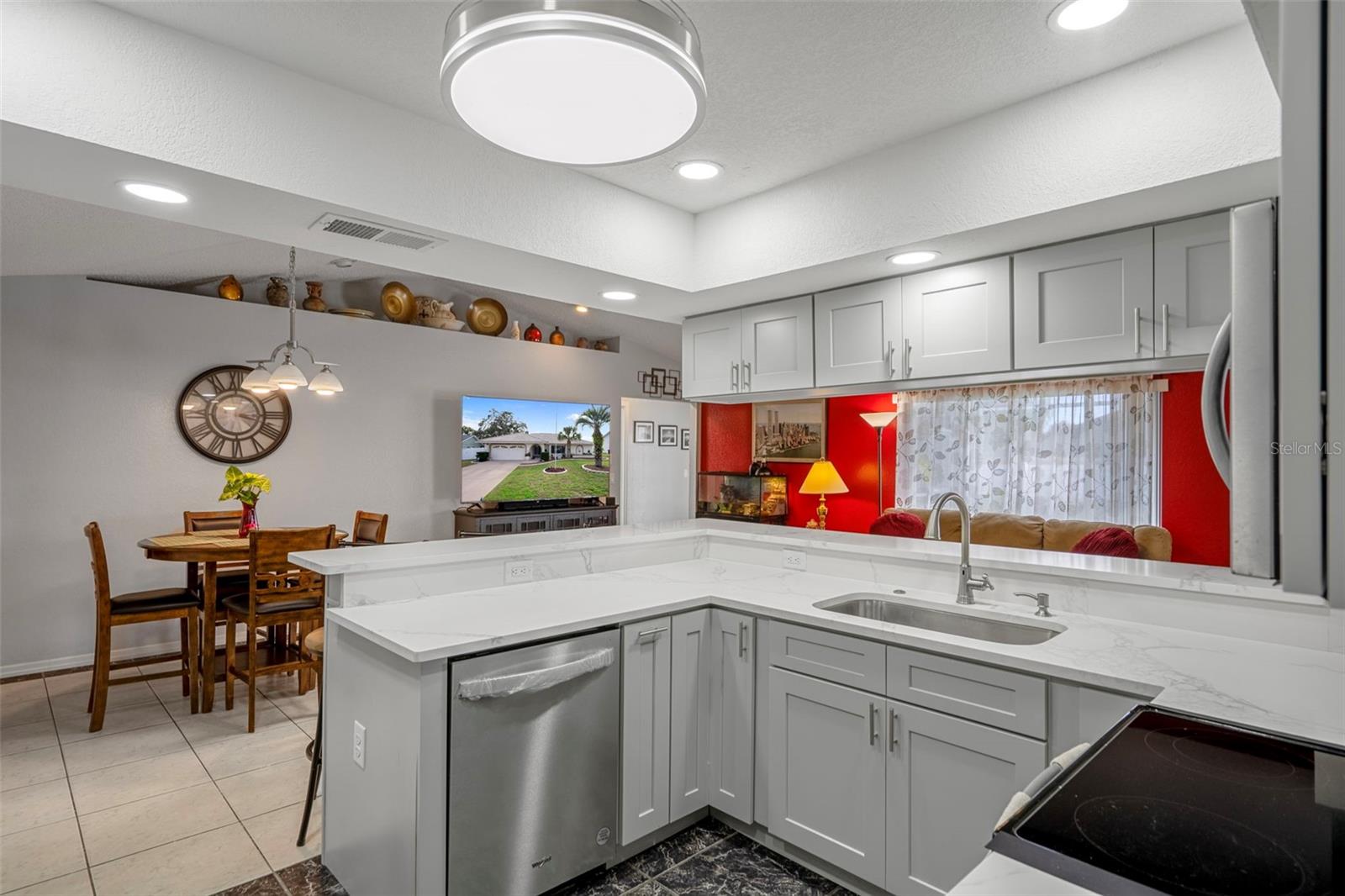 Image 17 of 47 For 8158 Winding Oak Lane