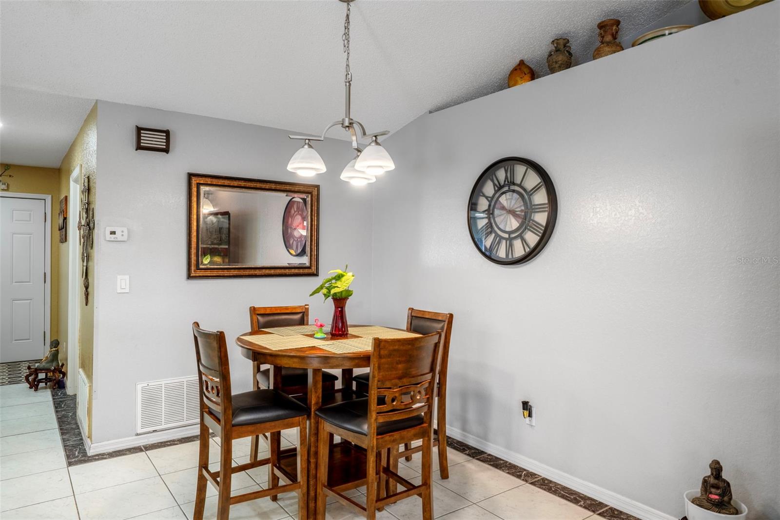 Image 20 of 47 For 8158 Winding Oak Lane