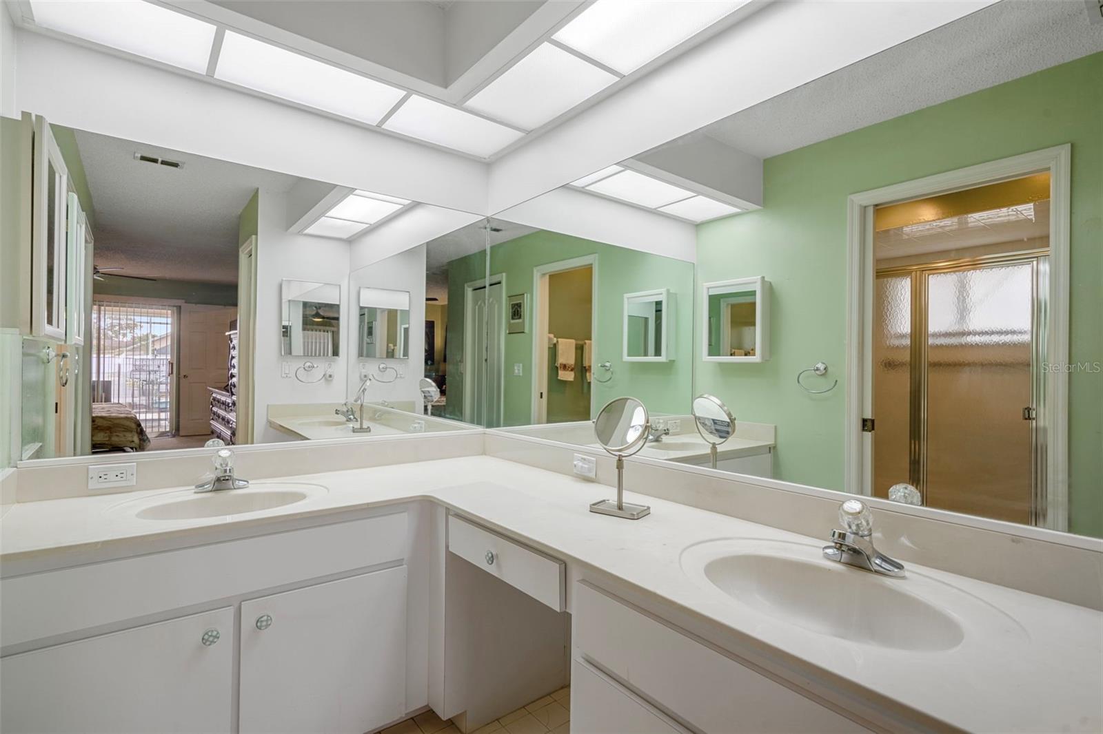 Image 26 of 47 For 8158 Winding Oak Lane