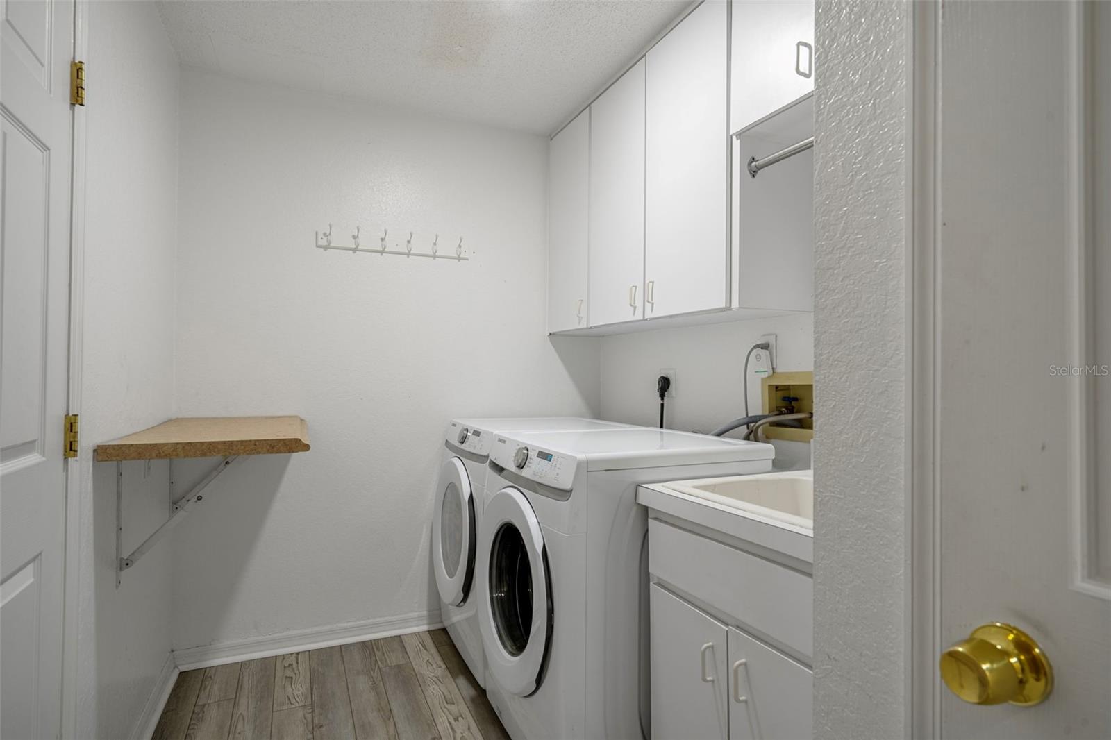 Image 34 of 47 For 8158 Winding Oak Lane