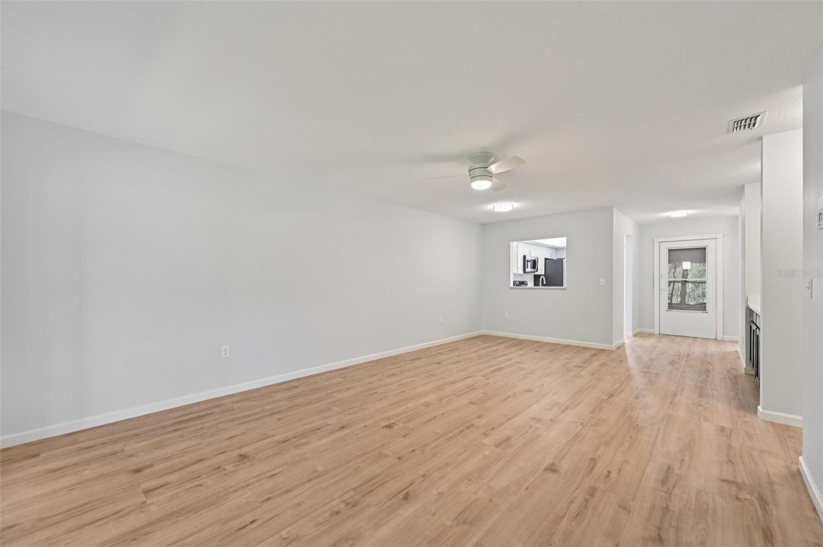 Image 11 of 47 For 744 Avenida Estancia  142