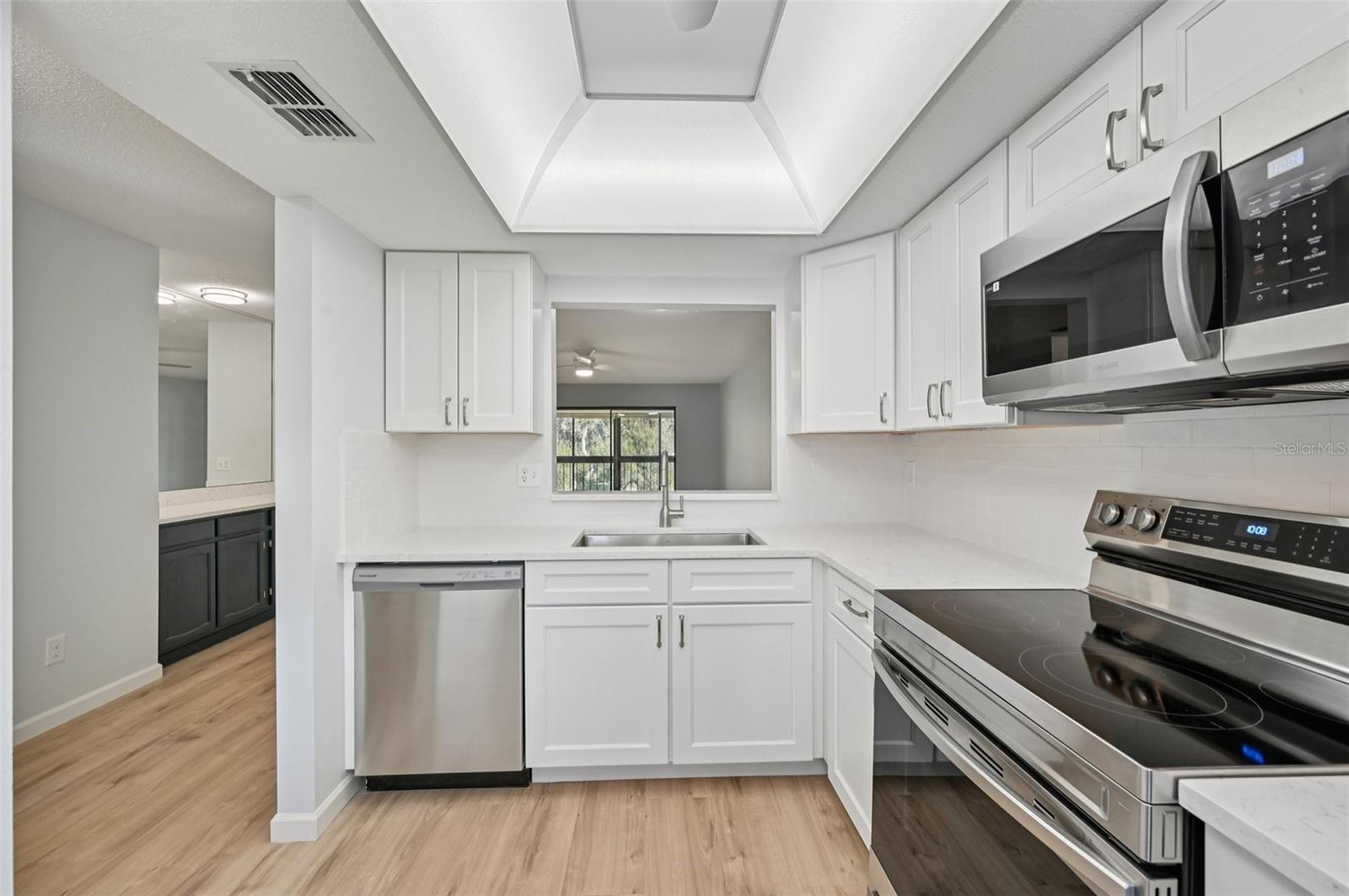 Image 14 of 47 For 744 Avenida Estancia  142