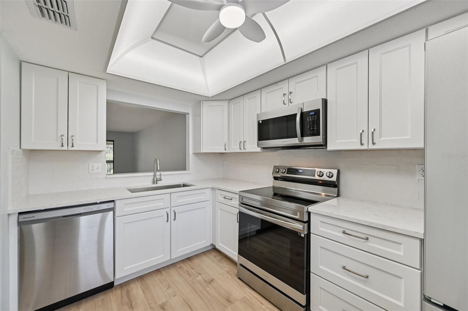 Image 15 of 47 For 744 Avenida Estancia  142