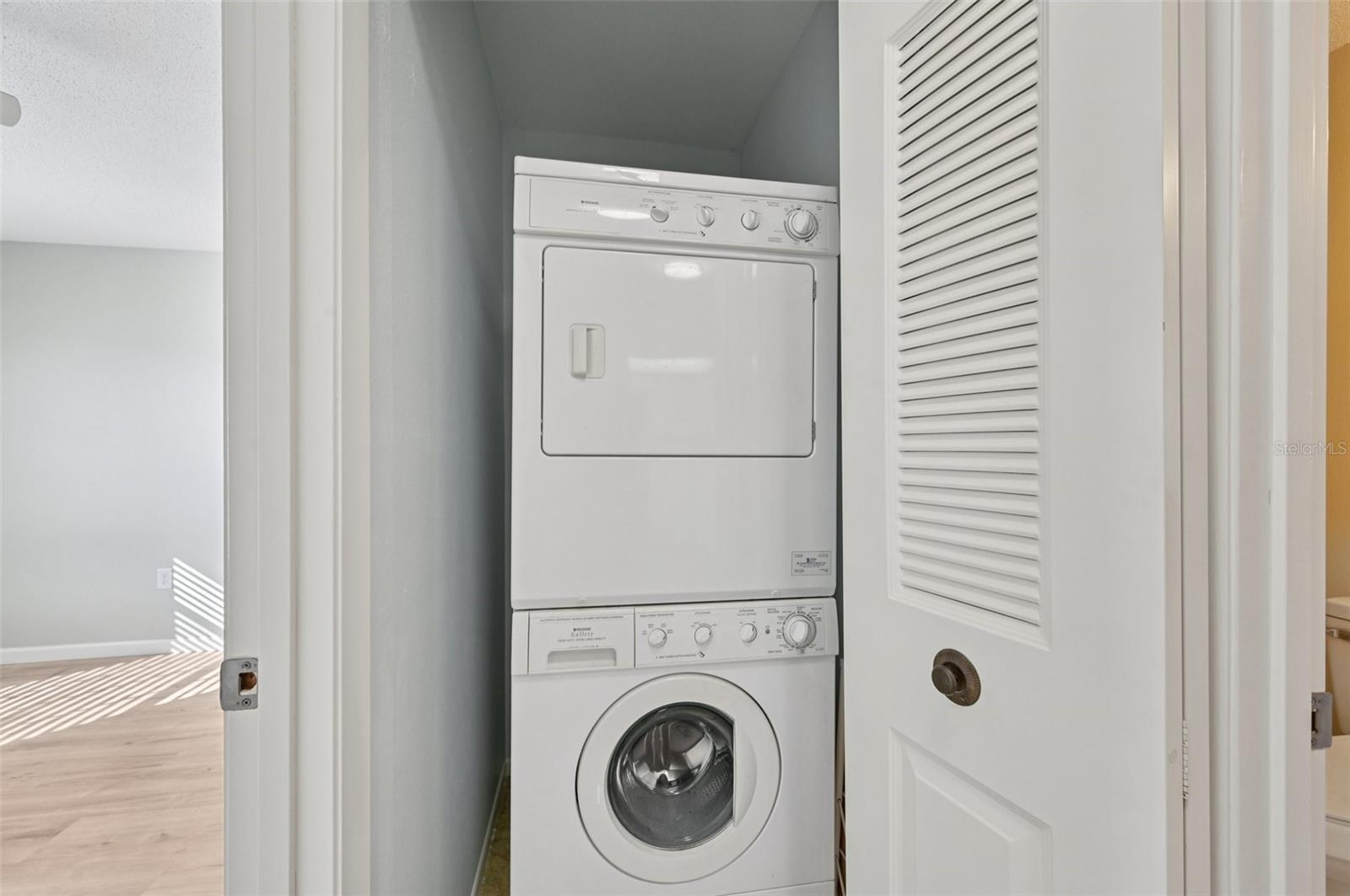 Image 17 of 47 For 744 Avenida Estancia  142