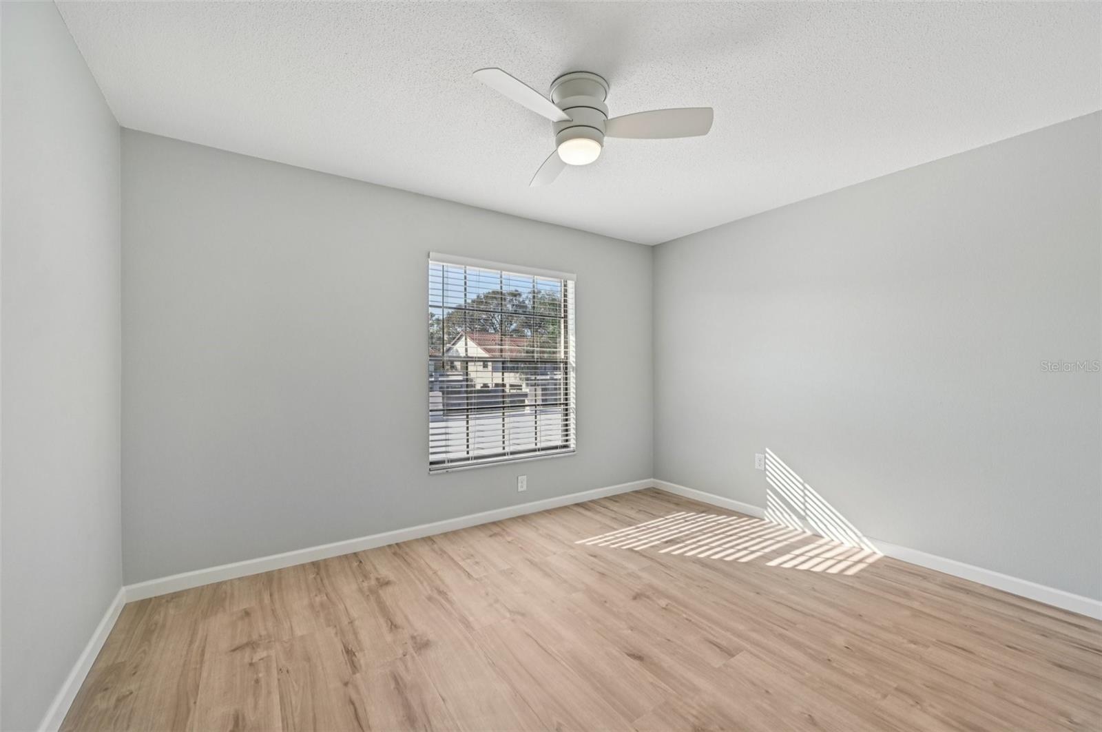 Image 18 of 47 For 744 Avenida Estancia  142