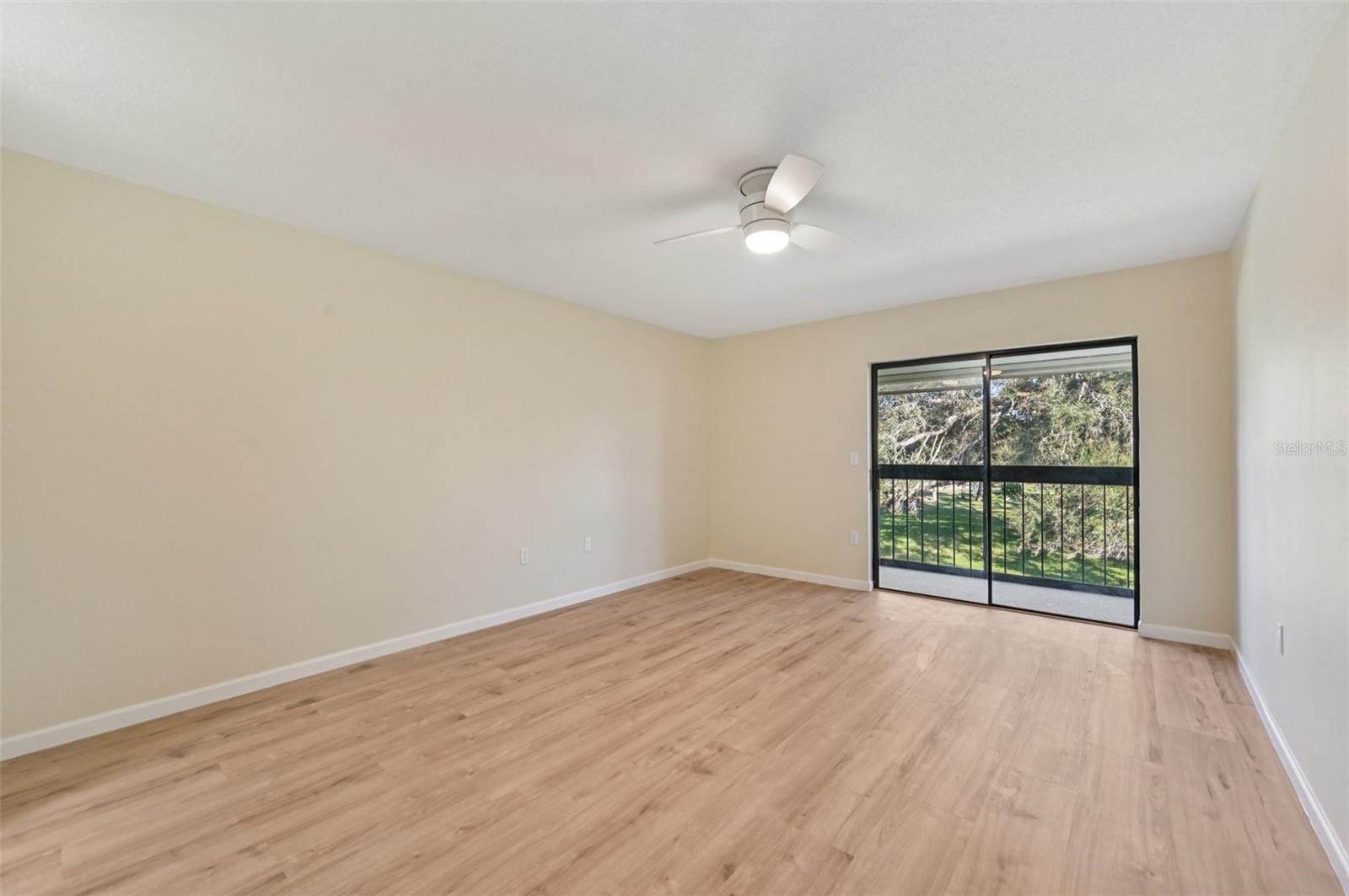 Image 21 of 47 For 744 Avenida Estancia  142