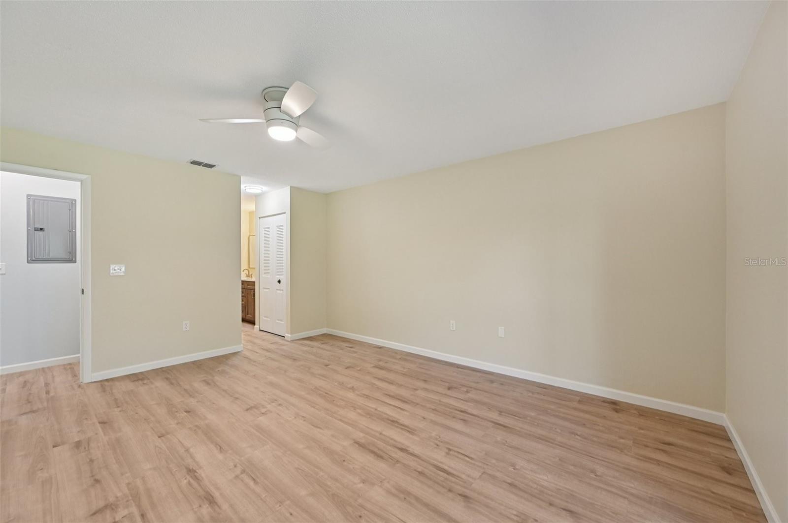 Image 22 of 47 For 744 Avenida Estancia  142