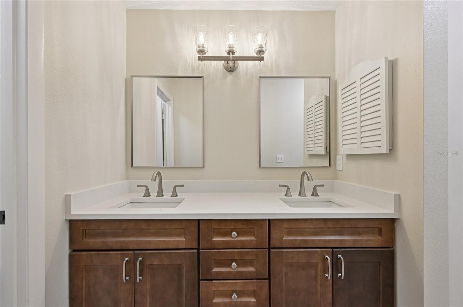 Image 25 of 47 For 744 Avenida Estancia  142