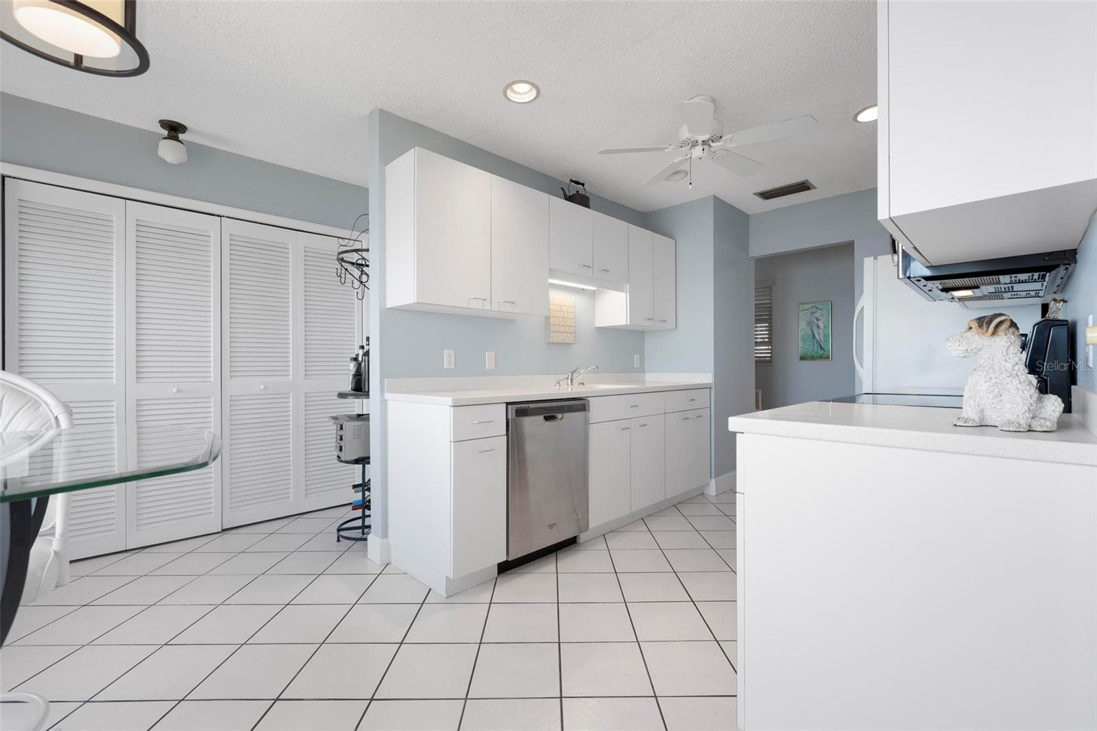 Image 12 of 41 For 3859 Catalina Drive