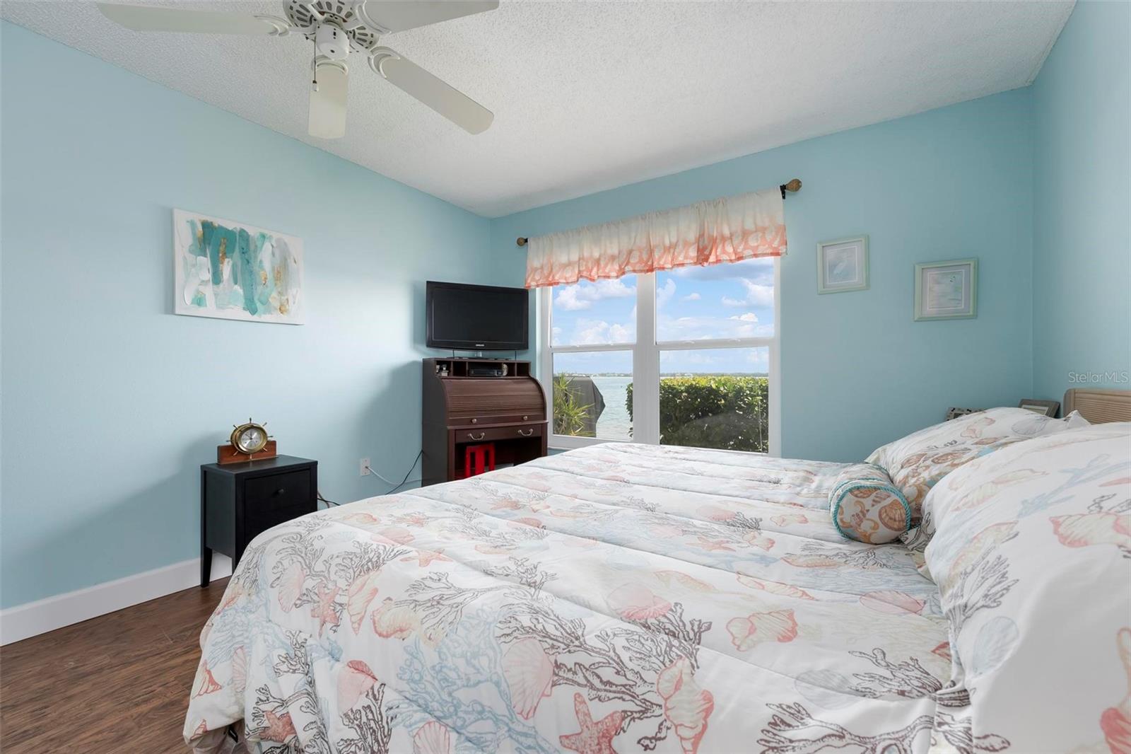 Image 16 of 41 For 3859 Catalina Drive