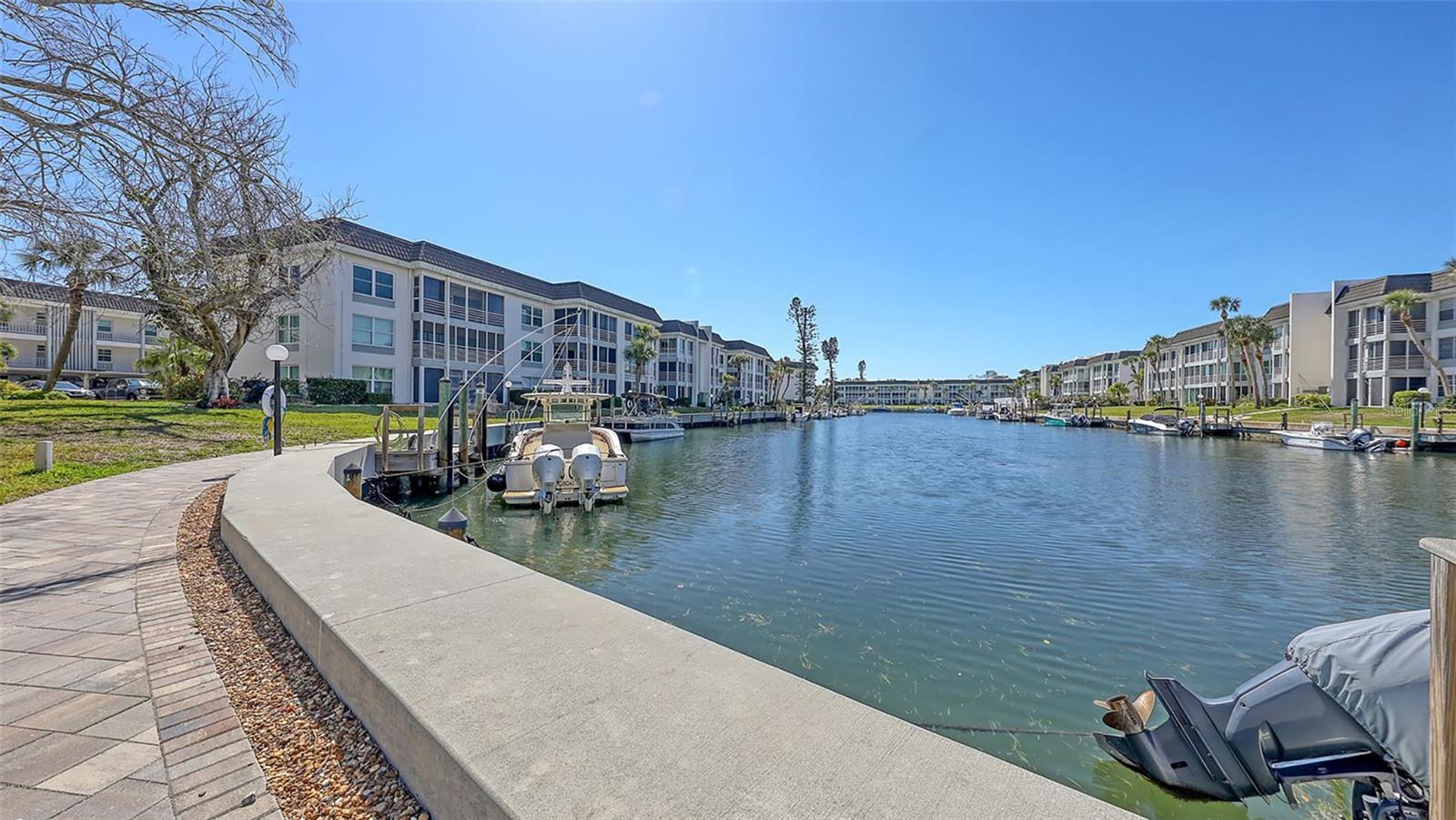 Image 29 of 51 For 4380 Exeter Drive H-103